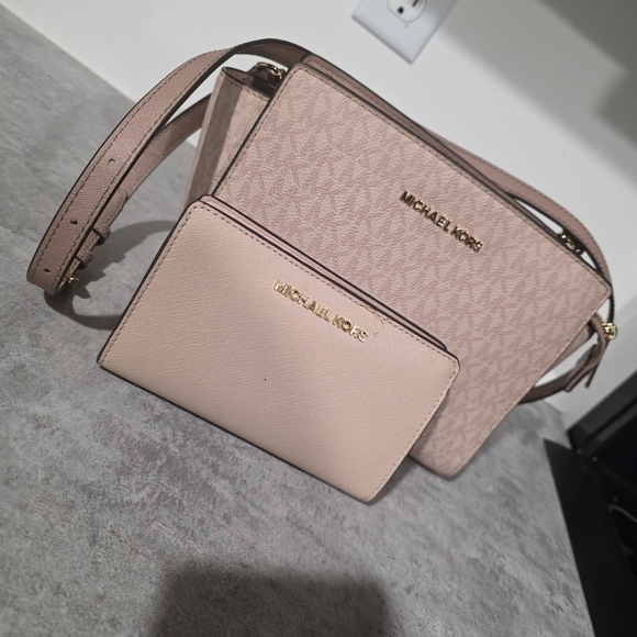 Michael Kors Pink Crossbody Bag and Wallet Set - Picture 1 of 3